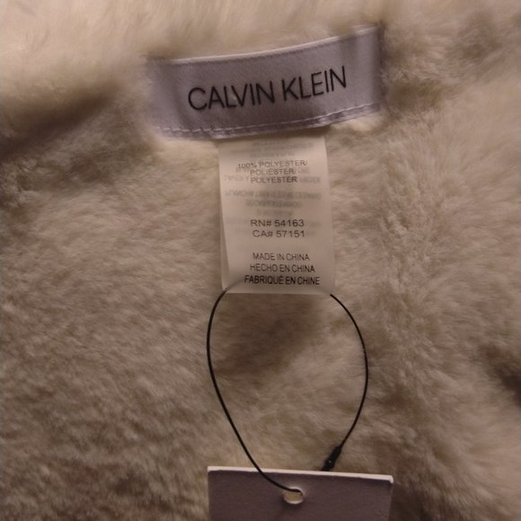 Calvin Klein Faux Fur Scarf *NWT* - Picture 8 of 8